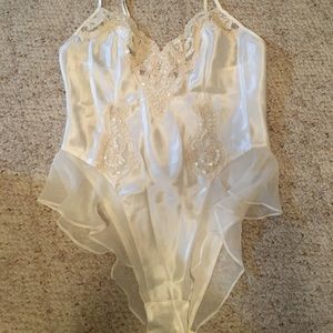 4 pieces lingerie. S-M price is for all together